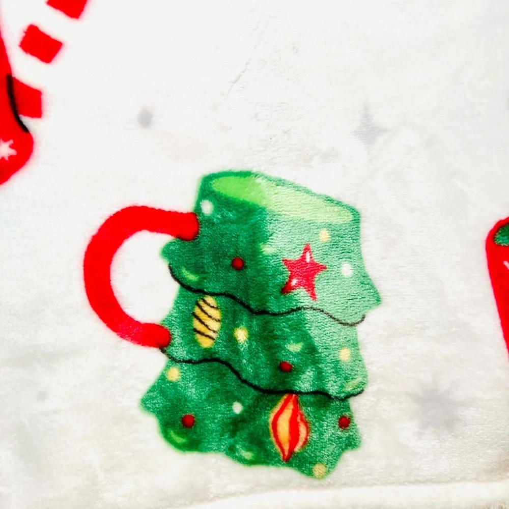 Christmas Festive Coffee Mugs Oversized Plush Throw Blanket Santa Penguin Tree